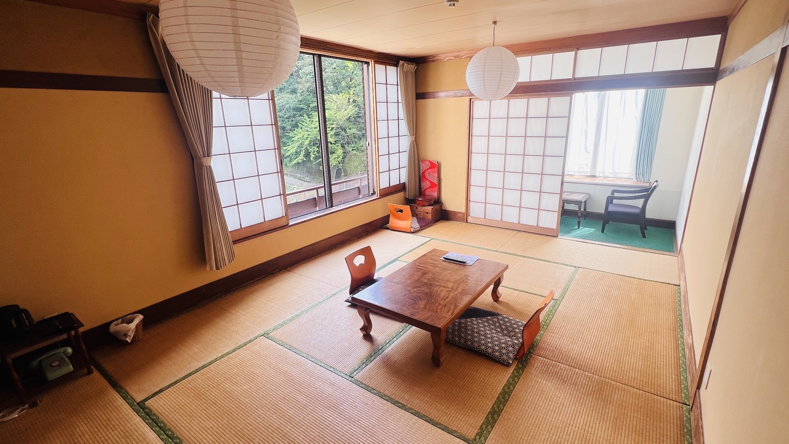 和室客室の内観、広角写真